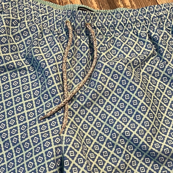 Michael size large, swim trunks - Picture 2 of 2